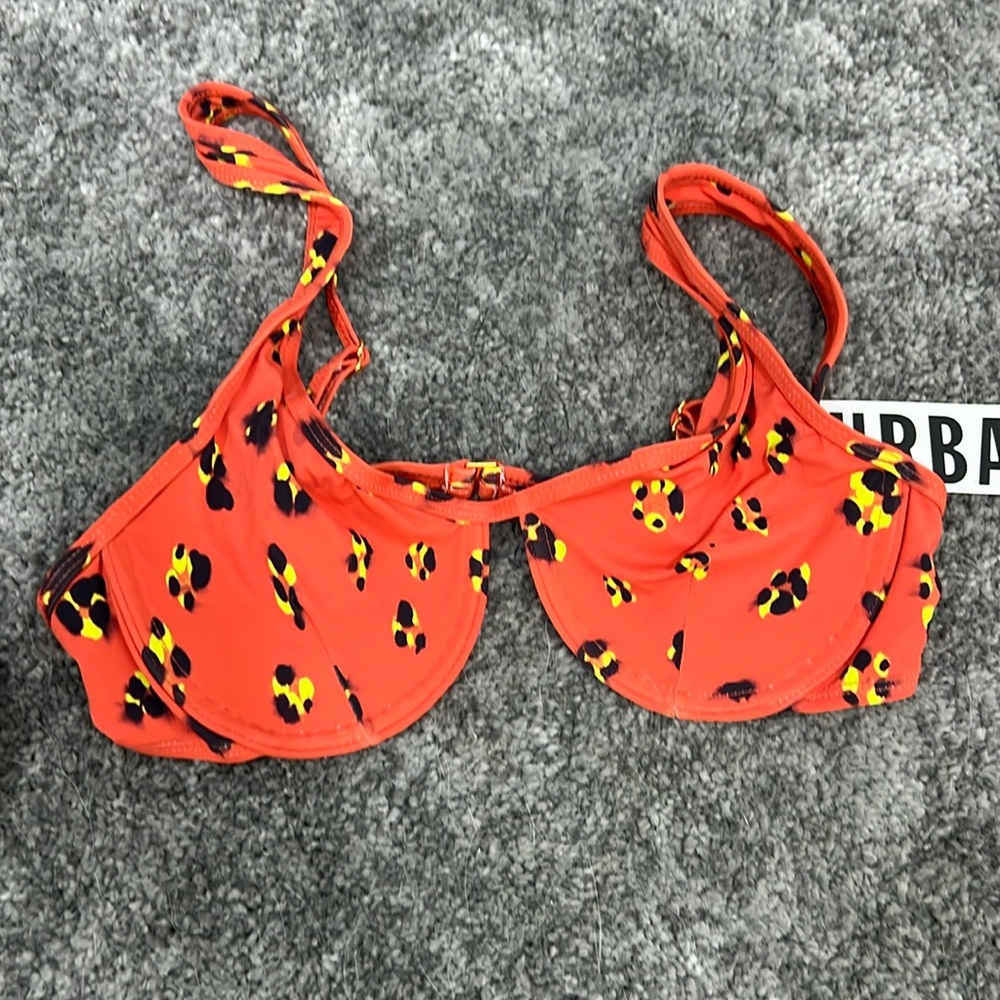 NWT Urban Outfitters Swim Bikini Top Size Medium